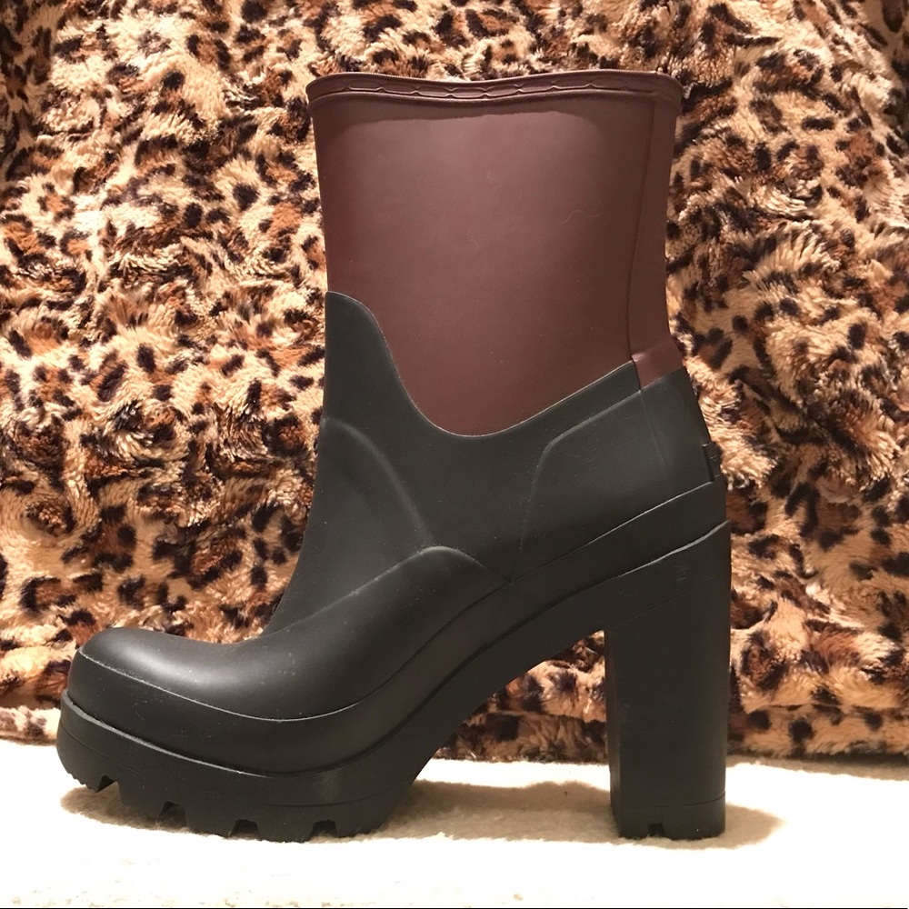 Hunter Black/Umber Contrast High Heel Booties - Picture 3 of 7